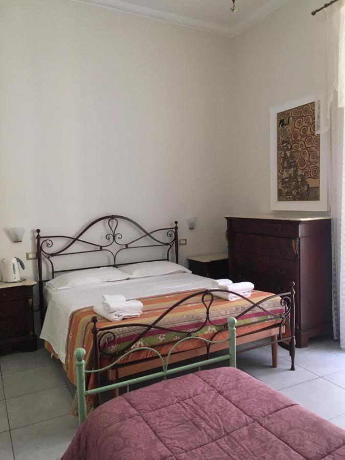 Bed and Breakfast Ciro A Maschio Angioino Neapel Exterior foto