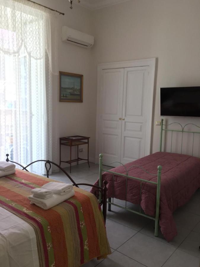 Bed and Breakfast Ciro A Maschio Angioino Neapel Exterior foto